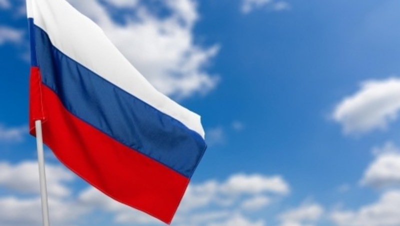 100-метровый флаг РФ развернут на «Параде регионов» в Омске