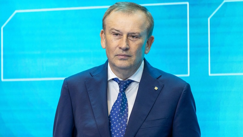 Дрозденко попросил решить вопрос с опасной автобусной остановкой в Ивановке