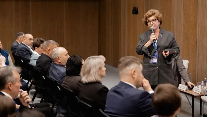 Заместитель мэра Магадана приняла участие в форуме-выставке «Большие решения малой Родины»