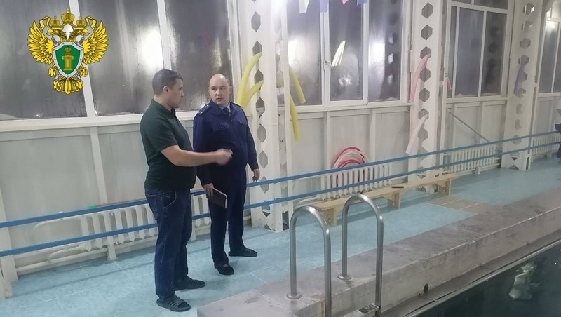 4 ребенка отравились парами хлора в бассейне спортшколы в Башкирии