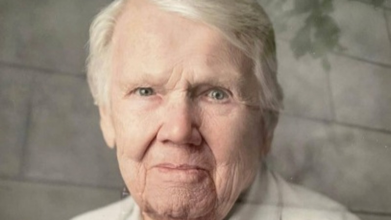 100-летие отметила жительница Василеостровского района Людмила Смирнова