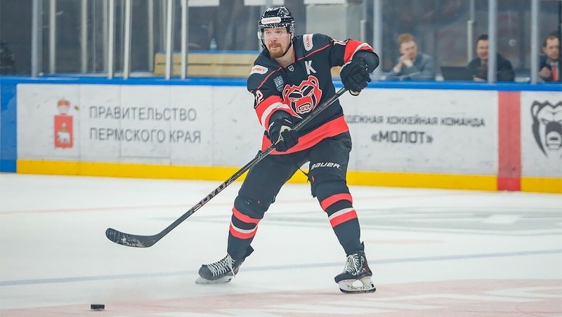 Капитан «Молота» Николай Глухов продлил контракт с клубом
