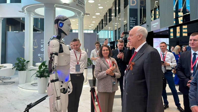 Бастрыкин посетил ПМЮФ-2025 и встретился с представителями Белоруссии