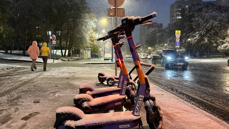 В.Путин поручил ограничить передвижение электросамокатов по тротуарам