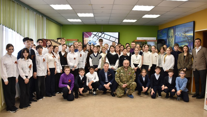 Ветераны боевых действий встретились с магаданскими школьниками