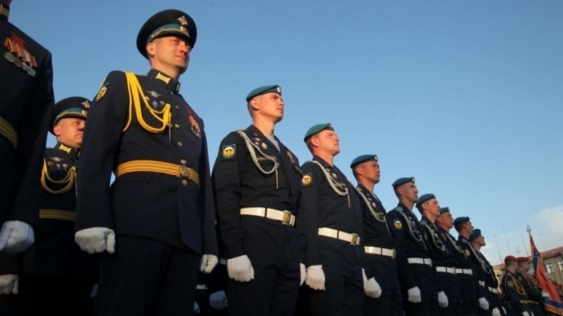 В. Хоценко: Пусть всем защитникам Отечества всегда сопутствуют успех и удача