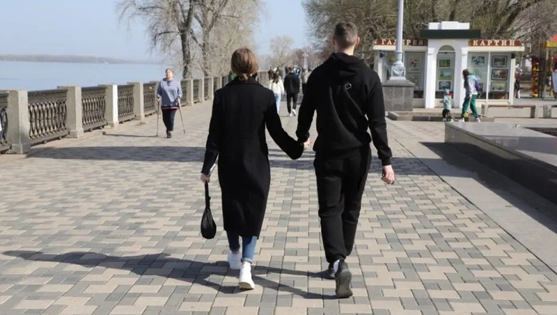 Аллею семей высадят на набережной Волги в Самаре