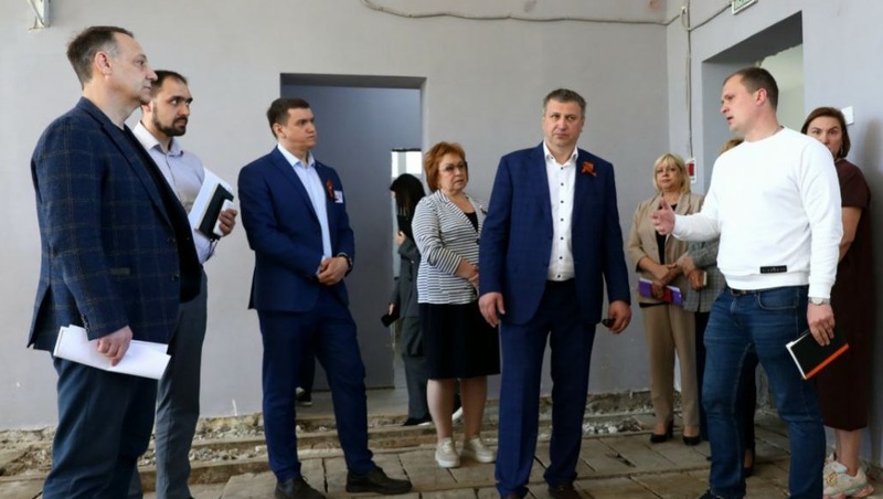 Глава Самары Иван Носков провел объезд школ и детских садов