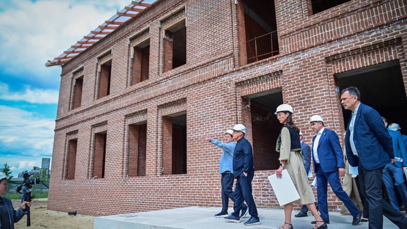 Минниханов проверил ход реконструкции исторического центра Казани