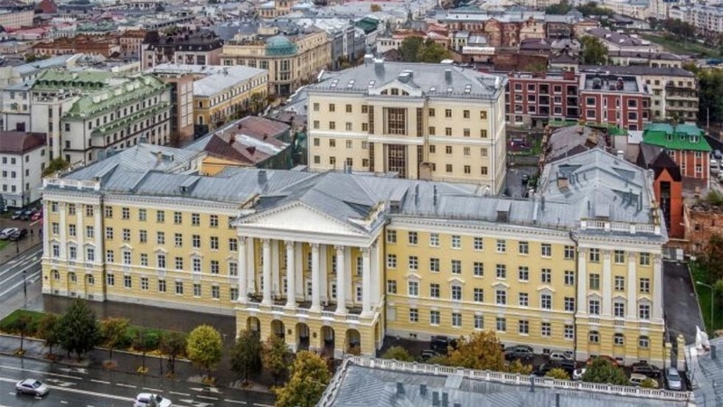 В КФУ обвалился потолок в аудитории во время занятия