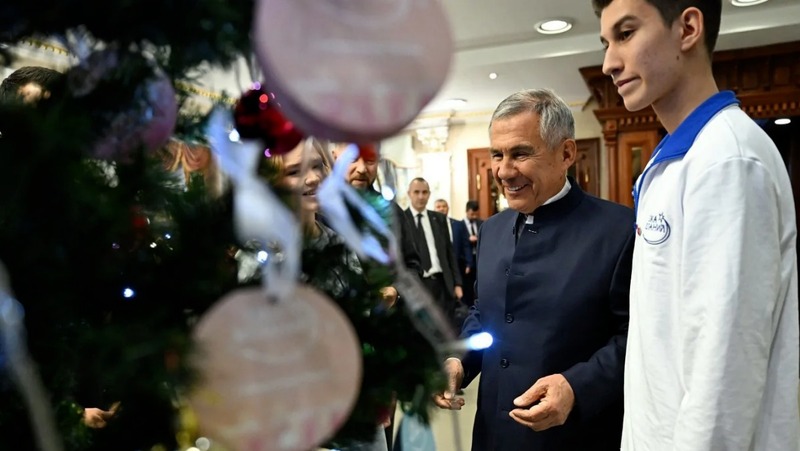 Минниханов исполнит желания детей в рамках благотворительной акции «Ёлка желаний»