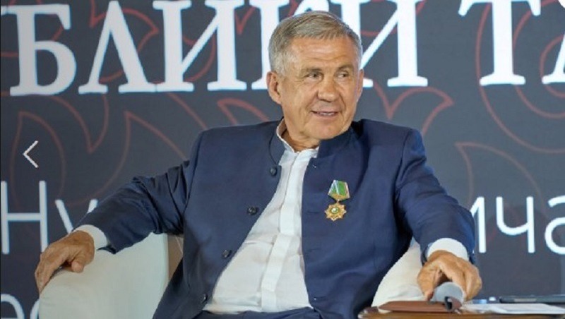 Рустаму Минниханову вручили высшую награду мусульман России