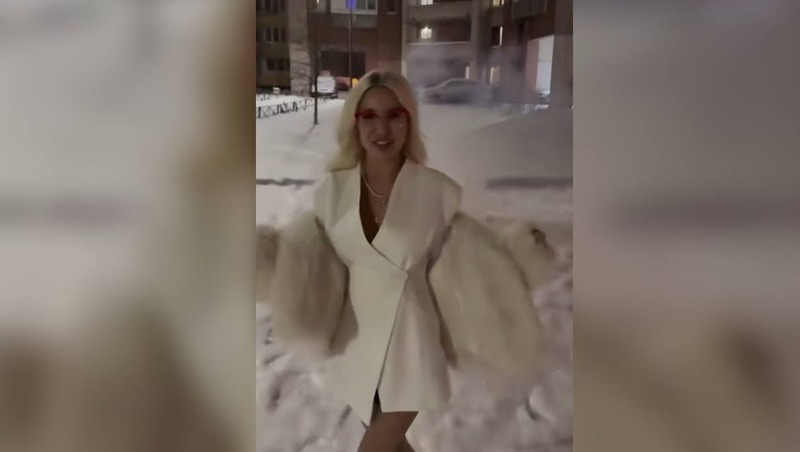 Девушка едва не пострадала от фейерверка в Петербурге