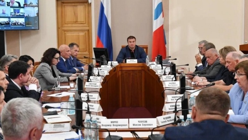 Хоценко поручил главам районов взять под личный контроль ход осенних работ на полях