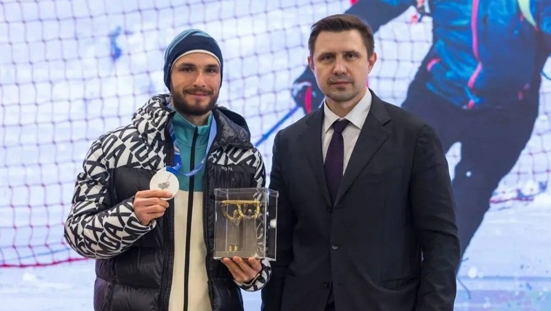 25-кратного чемпиона России по ски-альпинизму Н.Филиппова наградили в Челябинской области