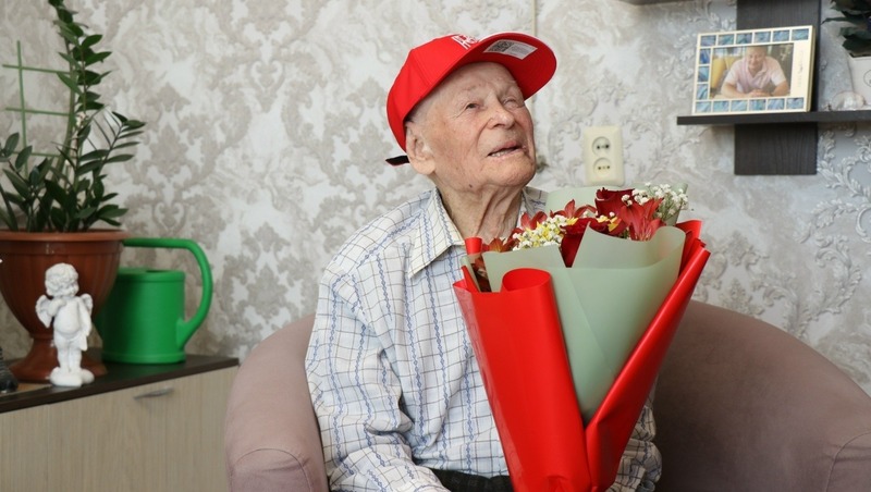 Ветеран ВОВ из Челябинской области Леонид Невзоров отметил 102-летие