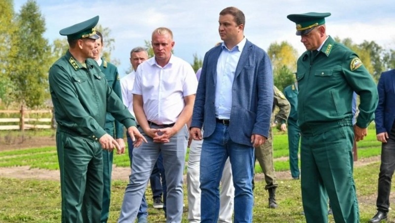 Виталий Хоценко оценил потенциал Муромцевского лесхоза