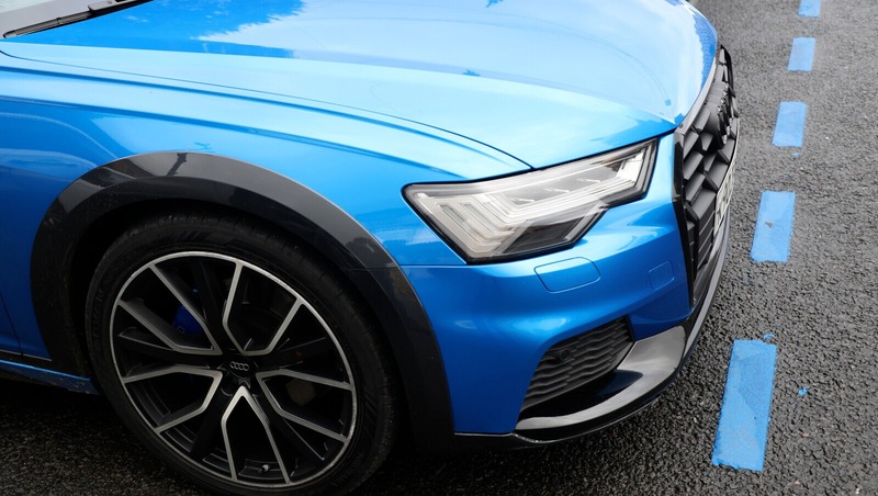 До 200 руб. в час выросла плата за парковку в центре Петербурга