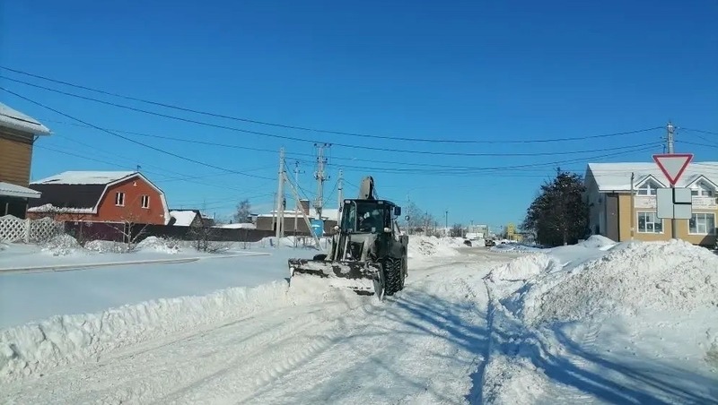 Более 40 единиц техники расчищают снег в Рязанском округе