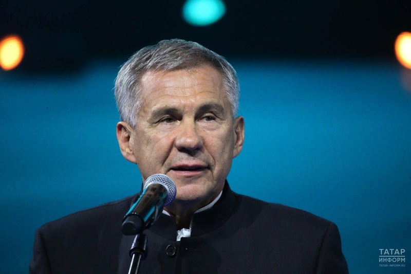 Рустам Минниханов поручил принять программу по решению проблемы демографии в Татарстане