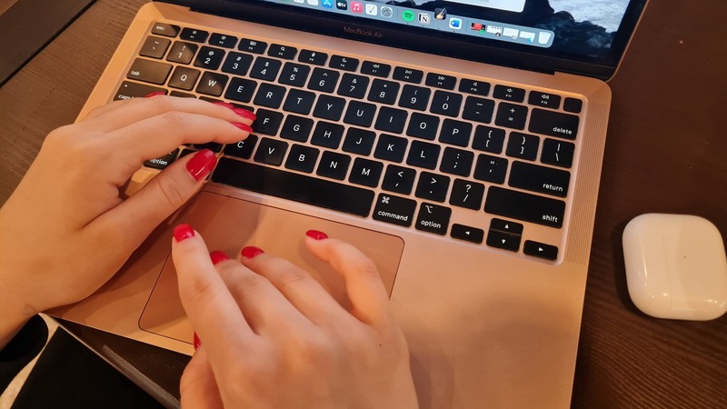 В России призвали перевести женщин на удаленку ради повышения рождаемости