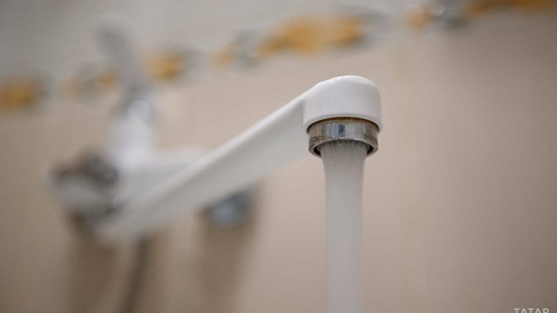 Из-за опрессовки полностью отключили горячую воду в Челнах