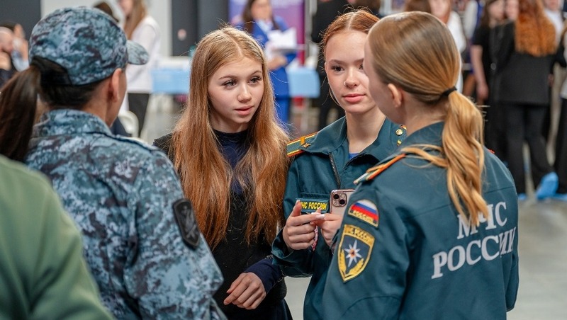 Более 250 подростков трудоустроят летом в Магадане