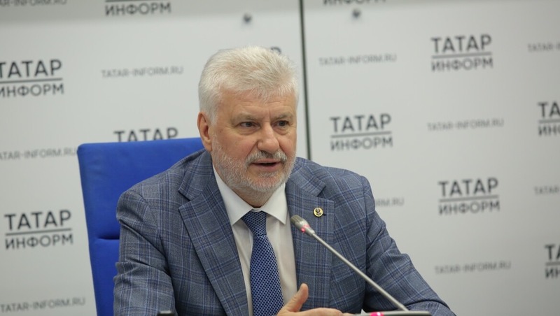 Минниханов наградил орденом «Дуслык» члена Российской академии наук О.Синяшина