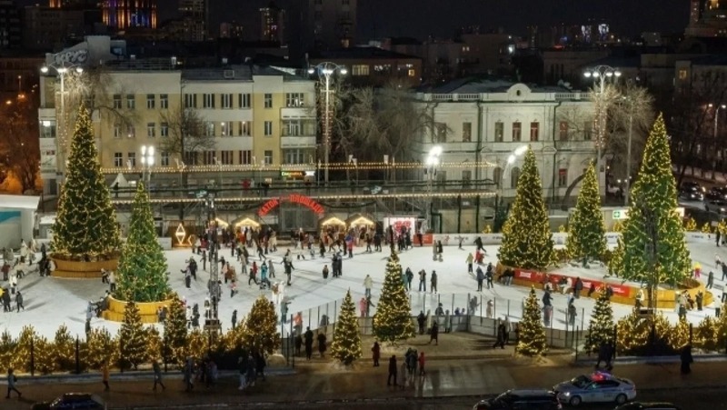 Каток на центральной площади Екатеринбурга откроется 5 декабря