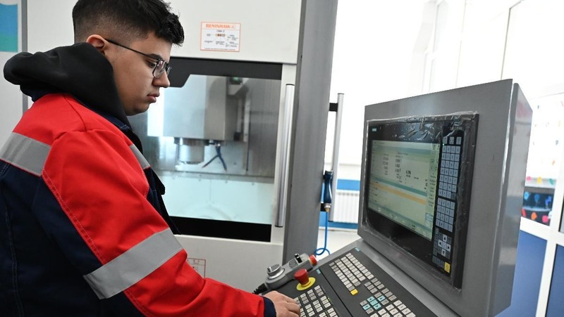 100 тыс. студентов получают профессию в южноуральских колледжах