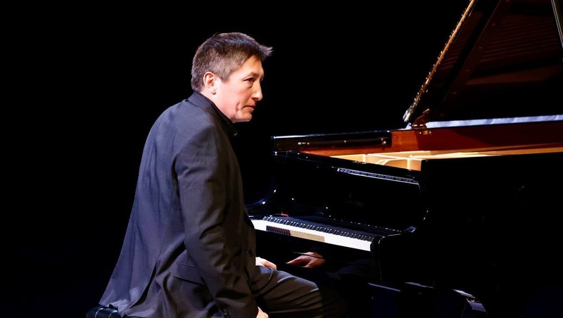 Всемирно известный пианист Фредерик Кемпф выступил в Челябинске