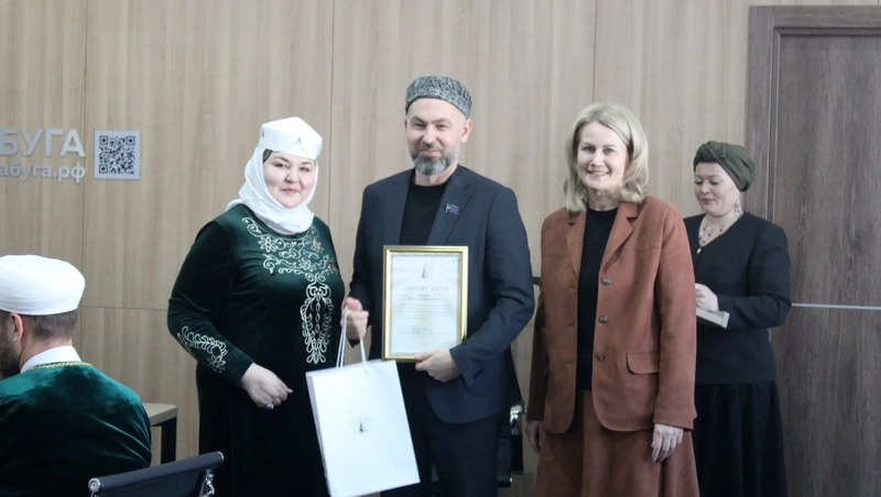 Развитие татарского языка обсудили на заседании Всемирного конгресса татар в Елабуге