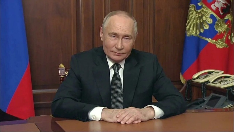 Владимир Путин поздравил российских педагогов с День учителя