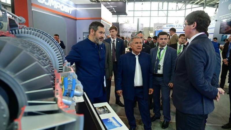 Минниханов посетил Международную промышленную выставку в Екатеринбурге