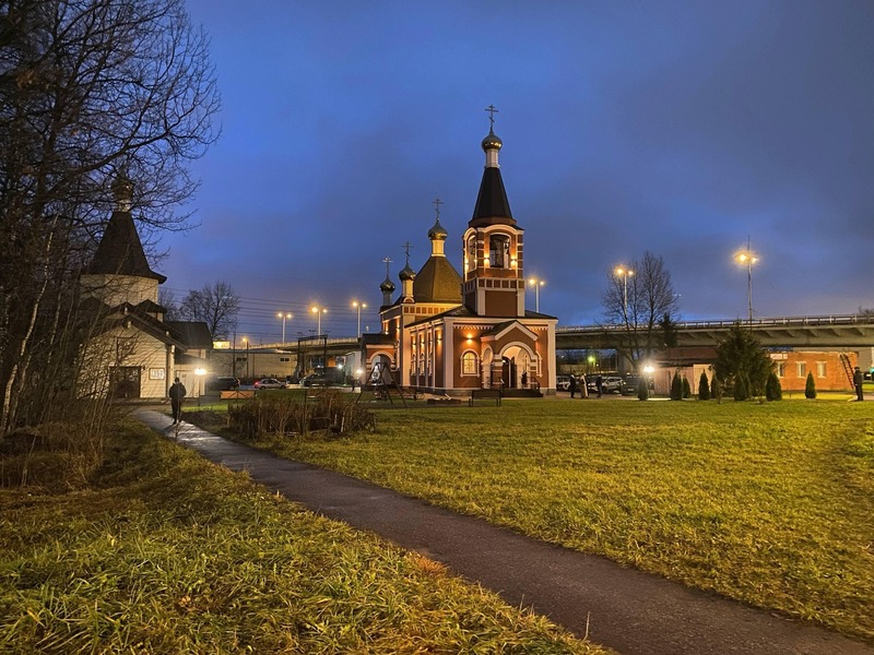 В Петербурге освятили храм в честь святителя Тихона, патриарха Московского и всея России