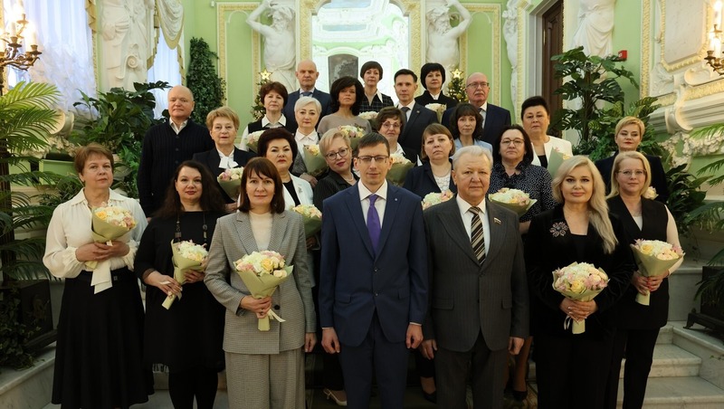 23 госслужащим вручили знак «За безупречную службу в Нижегородской области»