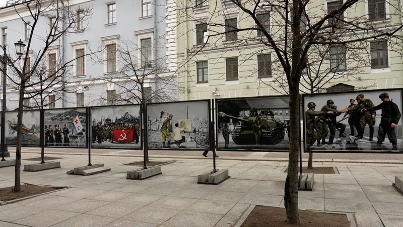 Новые уличные фотовыставки к 81-й годовщине Победы открыли в Петербурге