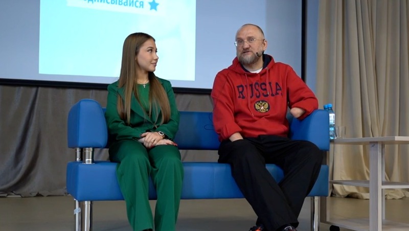 Проект «100 вопросов лидеру» стартовал со встречи с паралимпийцем Сергеем Бурлаковым в Магадане