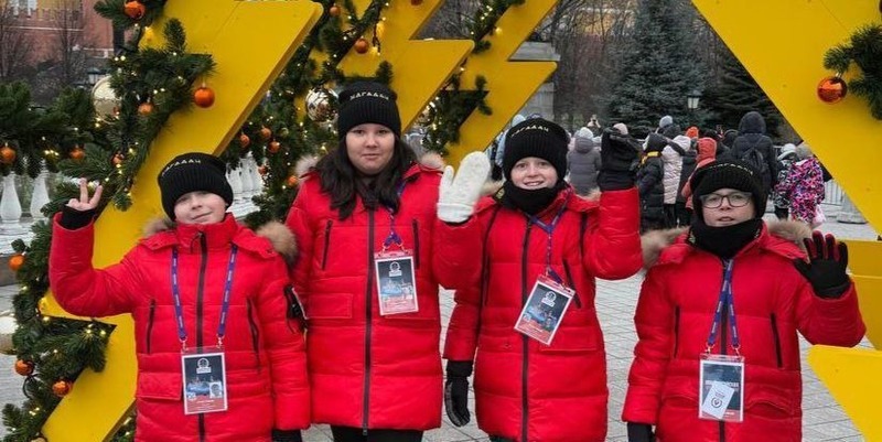 4 магаданских школьника посетили Кремлёвскую ёлку в Москве