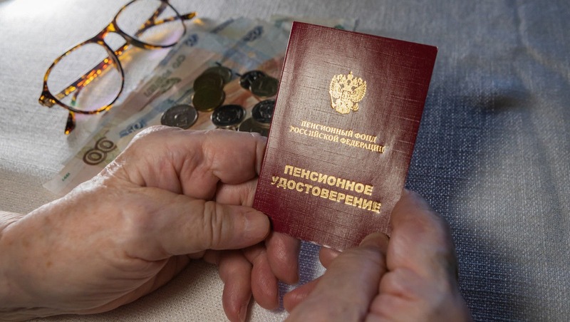  Пенсии работающих пенсионеров Петербурга и Ленобласти повысят с 1 августа
