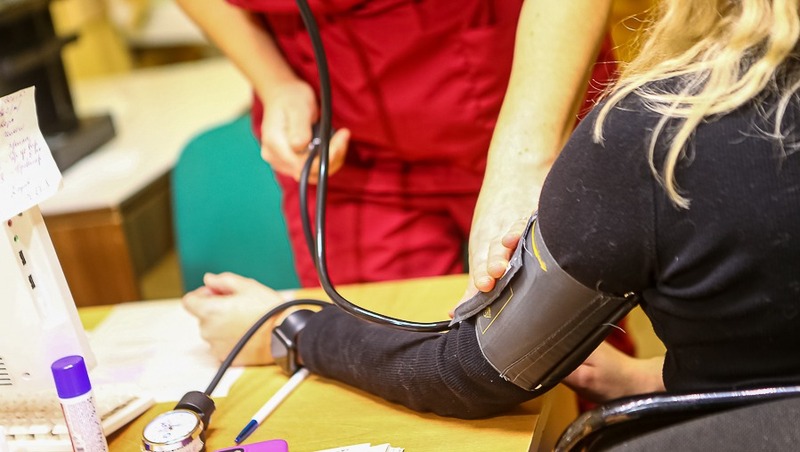 Более 900 беременных женщин и детей с диабетом получили современные системы контроля здоровья