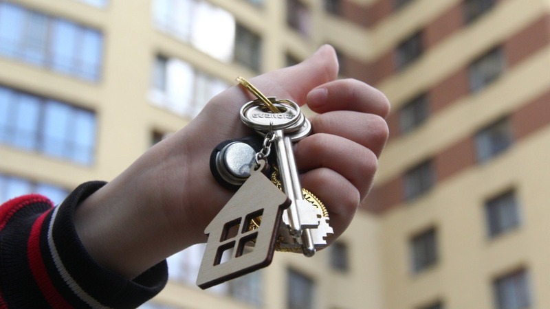 Омские дольщики получили ключи от новостроек на Тарской