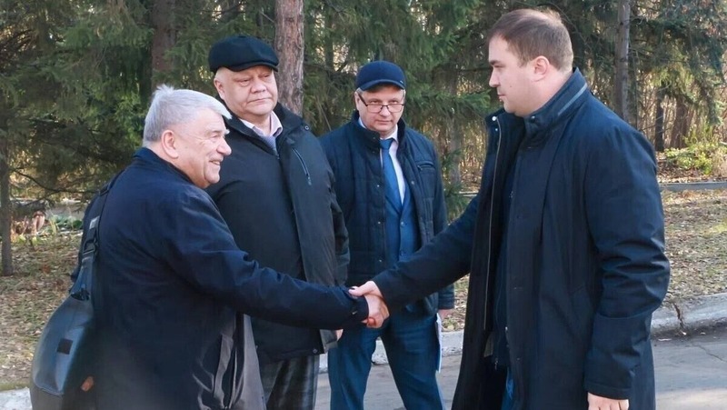 Хоценко и председатель СО РАН Пармон обсудили развитие научного сотрудничества в регионе